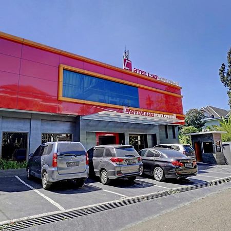 Oyo 3953 Hotel Catellya II Cipaku Bandung Eksteriør bilde