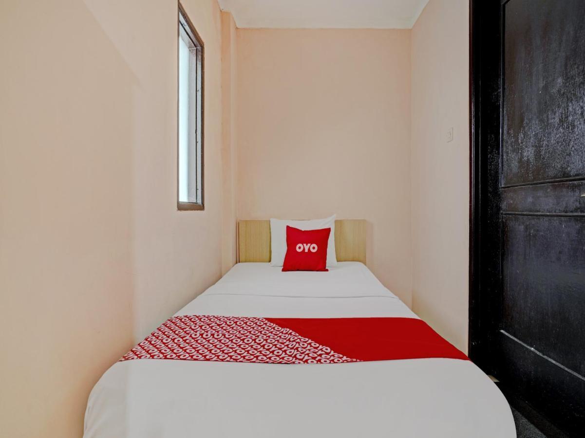 Oyo 3953 Hotel Catellya II Cipaku Bandung Eksteriør bilde