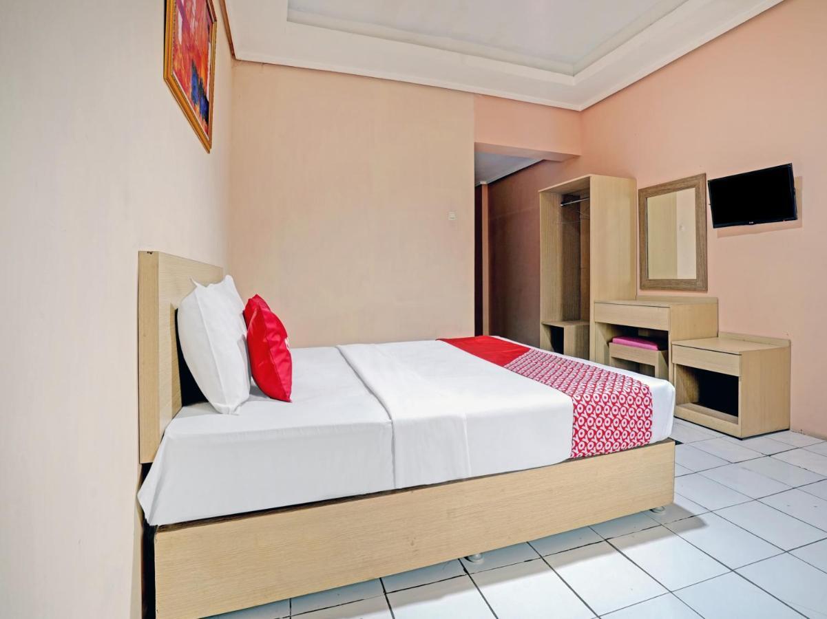 Oyo 3953 Hotel Catellya II Cipaku Bandung Eksteriør bilde