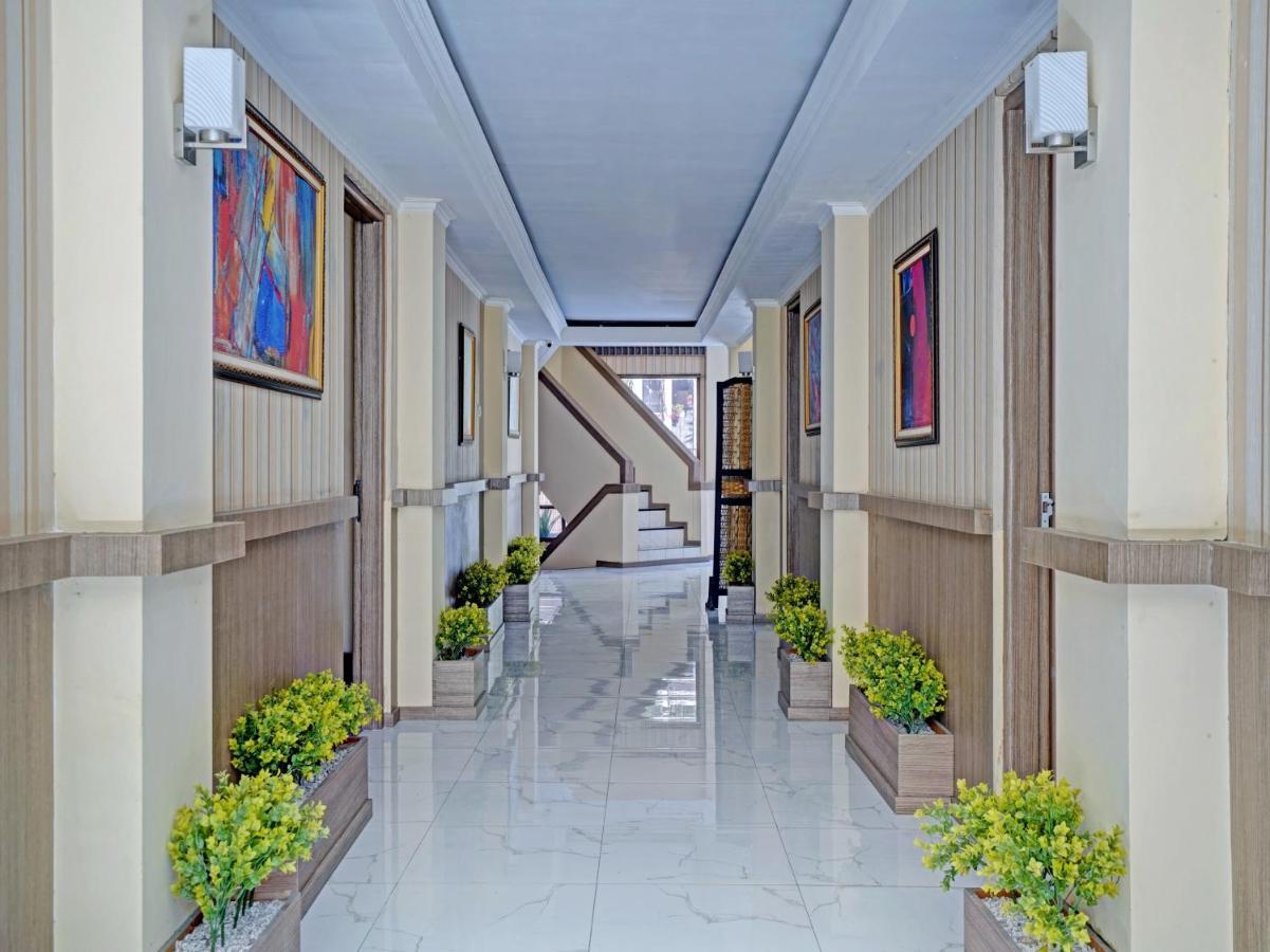 Oyo 3953 Hotel Catellya II Cipaku Bandung Eksteriør bilde