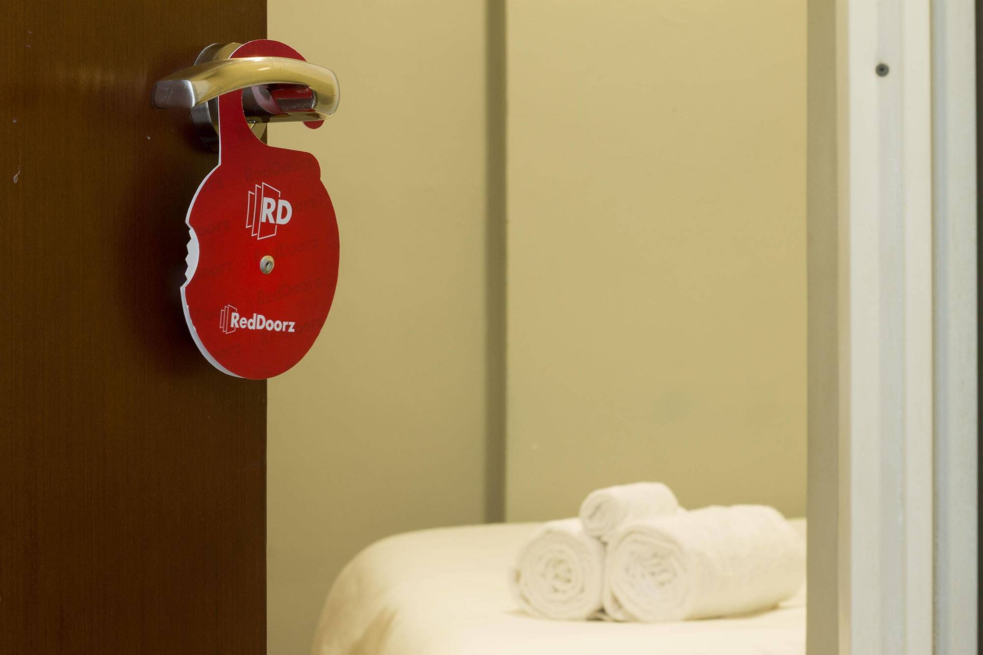 Oyo 3953 Hotel Catellya II Cipaku Bandung Eksteriør bilde