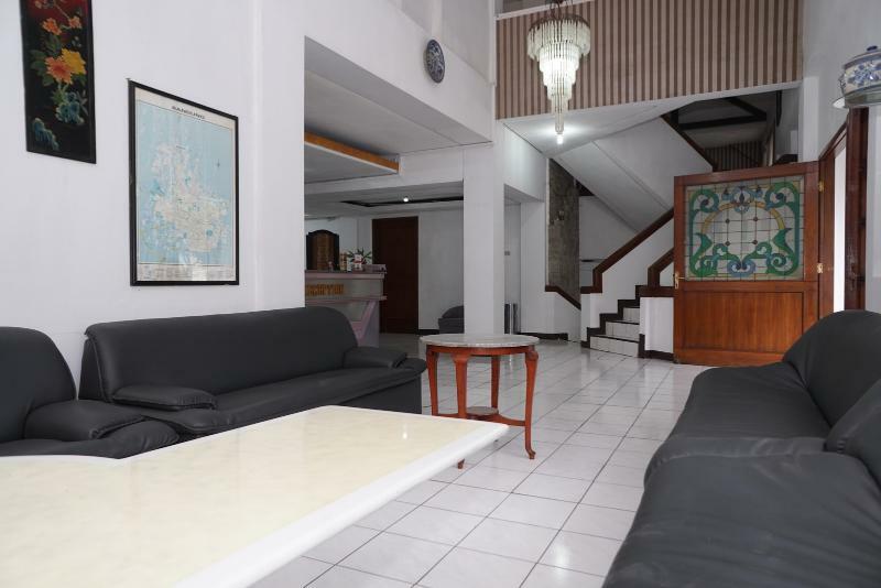 Oyo 3953 Hotel Catellya II Cipaku Bandung Eksteriør bilde