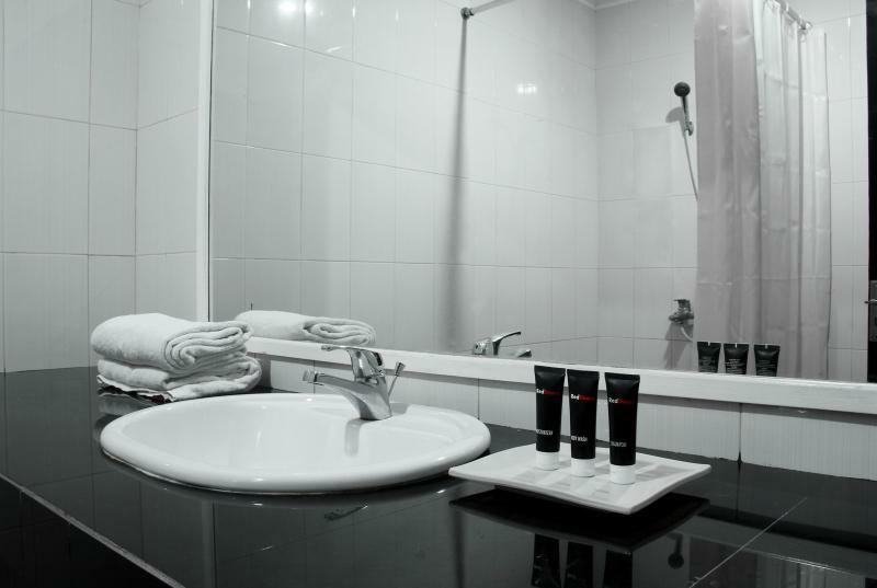 Oyo 3953 Hotel Catellya II Cipaku Bandung Eksteriør bilde