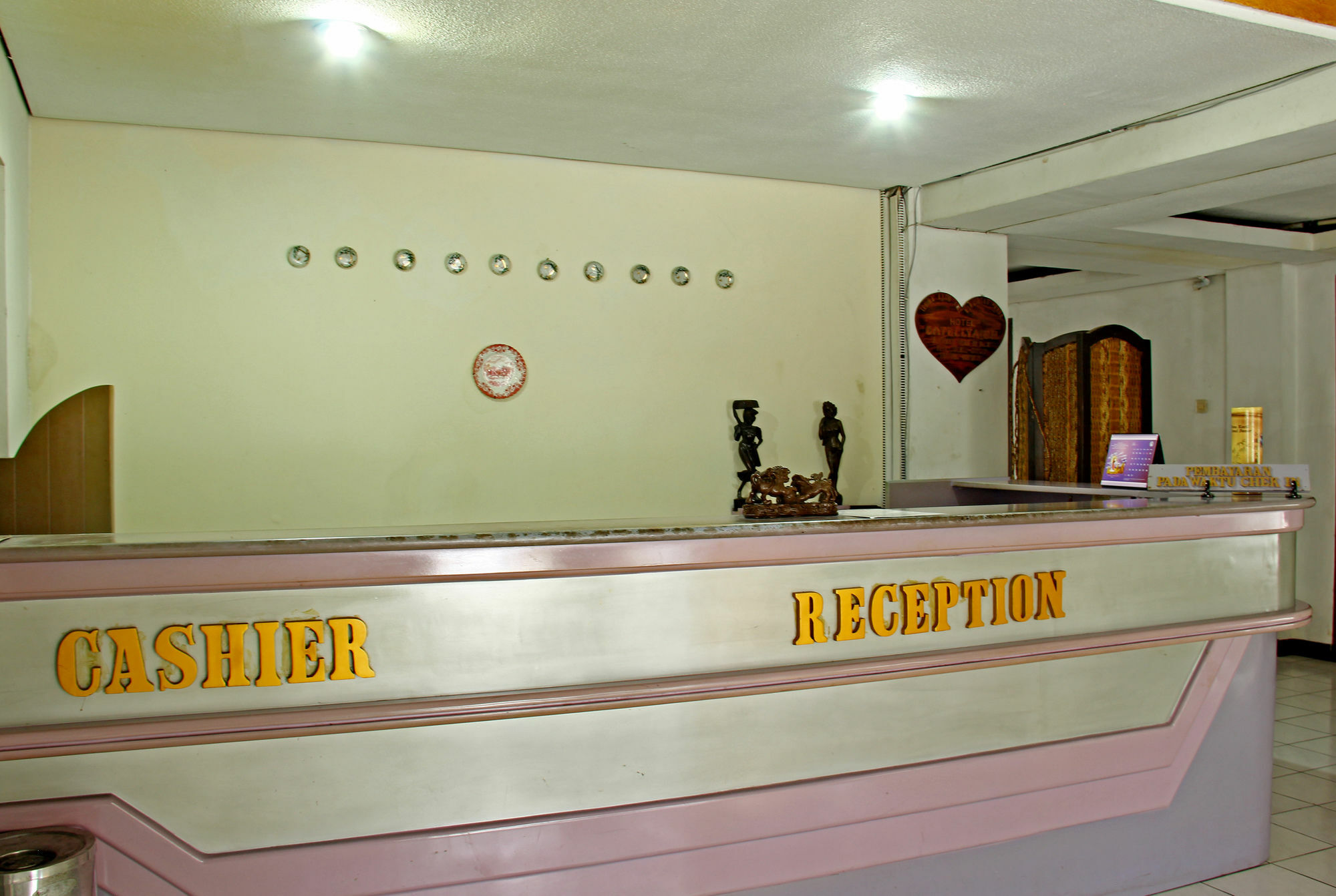 Oyo 3953 Hotel Catellya II Cipaku Bandung Eksteriør bilde